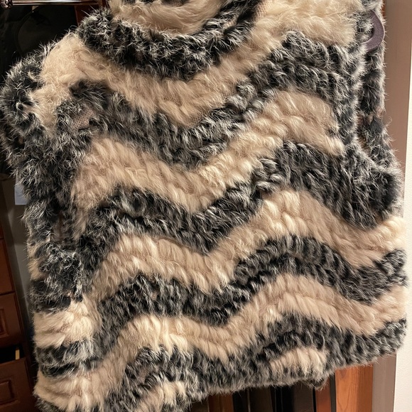 Marc Jacobs real rabbit fur vest - Picture 3 of 3